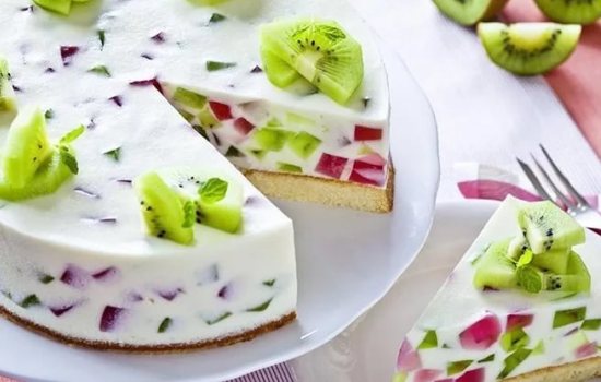 Торт с желе и фруктами: красочный десерт к чаю! Варианты тортов с желе и фруктами, ягодами, творогом и печеньем