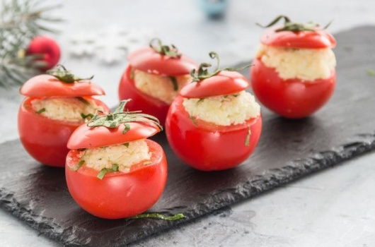Что можно приготовить из помидоров быстро? Предлагаем великолепные закуски, первые и вторые блюда на скорую руку из помидоров