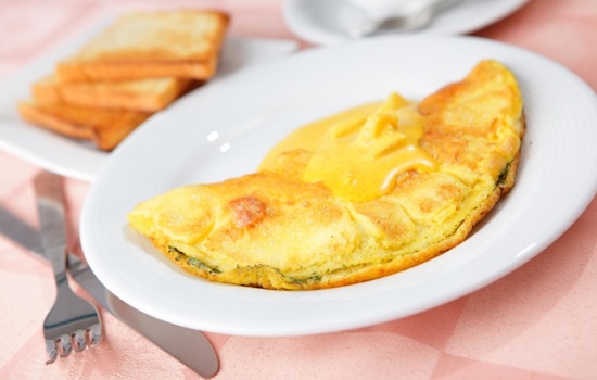 Вкусные рецепты того, что можно приготовить из яиц быстро и просто. Легкие завтраки, закуски и десерты, что можно приготовить из яиц быстро