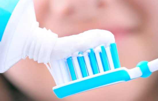 Какова польза и вред от фтора в зубной пасте и водопроводной воде? Оцениваем риски использования зубной пасты с фтором