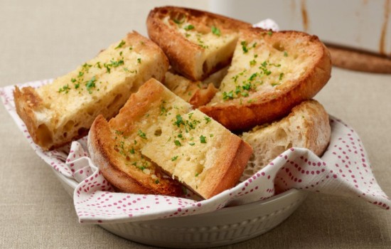 Гренки из белого хлеба – на завтрак или на десерт. Рецепты гренок из белого хлеба по-испански и по-уэльски, с сыром, яичницей, бананами