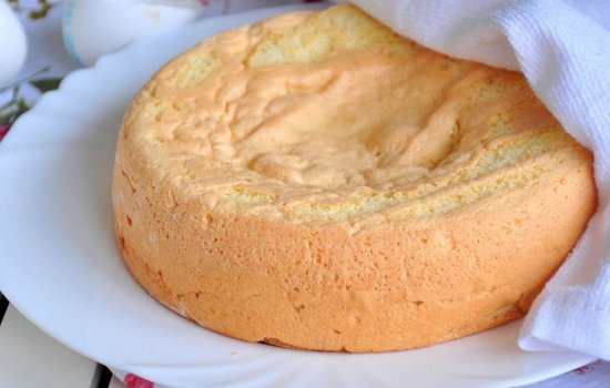 Воздушный бисквит – лучшая основа для приготовления тортов и десертов. Подборка самых популярных рецептов воздушного бисквита