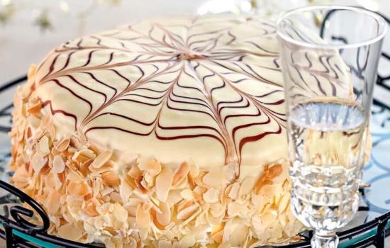 Торт «Паутинка» – оригинальное оформление домашнего десерта. Сложные и простые рецептуры торта «Паутинка»