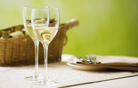 Польза и вред белого вина. Удивительные факты о производстве белого вина, правилах его хранения, пользе и вреде