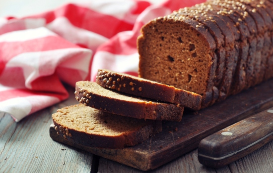 Удивительные особенности и польза черного хлеба. Его значение для здорового питания и может ли принести вред черный хлеб
