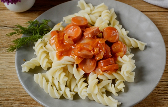 Подлива из сосисок с томатной пастой: вкусная «обманка». Пошаговый фото-рецепт томантой подливы из обычных сосисок