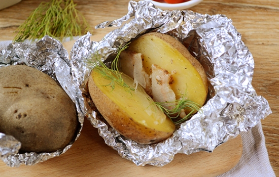 Картошка с салом в духовке в фольге - вкус из детства! Подробный фото-рецепт приготовления картошки с салом запеченной в фольге