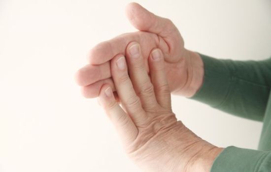 Опухла и посинела рука: причины возникшей проблемы. Оказание первой помощи при посинении руки