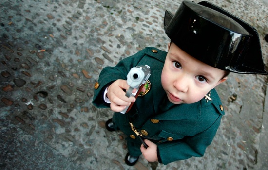 Солдатики, пистолеты, танки ... Влияние игрушек военной тематики на ребенка