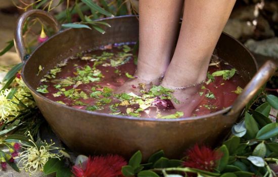 Пахнут ноги - что делать? Рецепты и секреты приготовления и применения народных средств от запаха ног