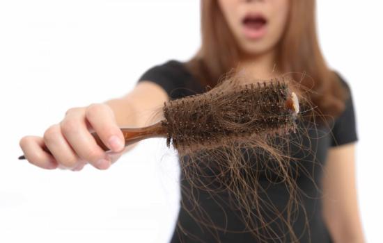 Самые эффективные народные средства от выпадения волос. Как сохранить густоту волос при помощи народных средств от выпадения волос