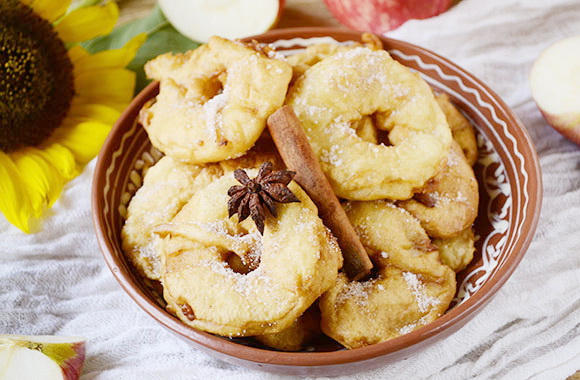 Вкуснейшие яблочные пончики за 20 минут. Оригинальное лакомство для детей и взрослых